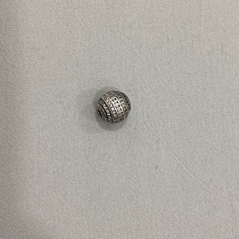 Essence pandora